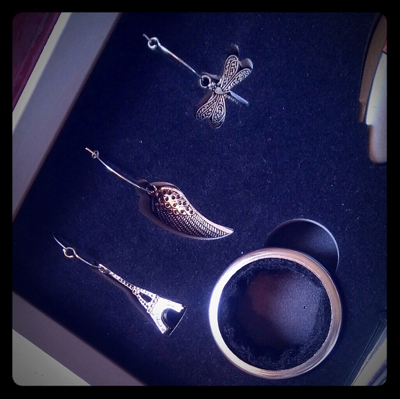 La-Z-Boy Wine Essentials Wine Set - Picture 3 of 6